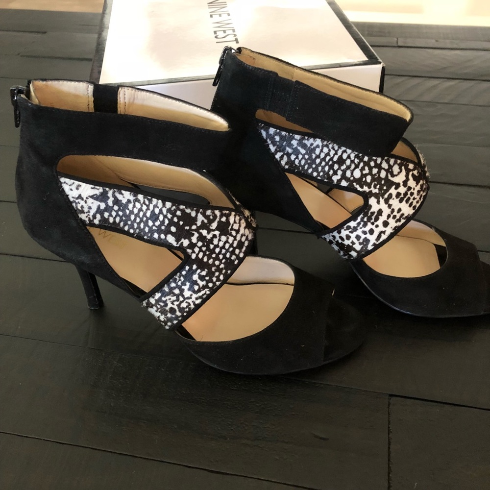 Nine West Classy Heels in Size 7.5 Black Suede 😍